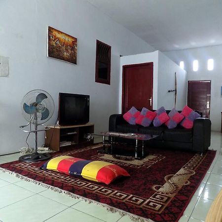 Amelia 2 Guest House Syariah メダン エクステリア 写真